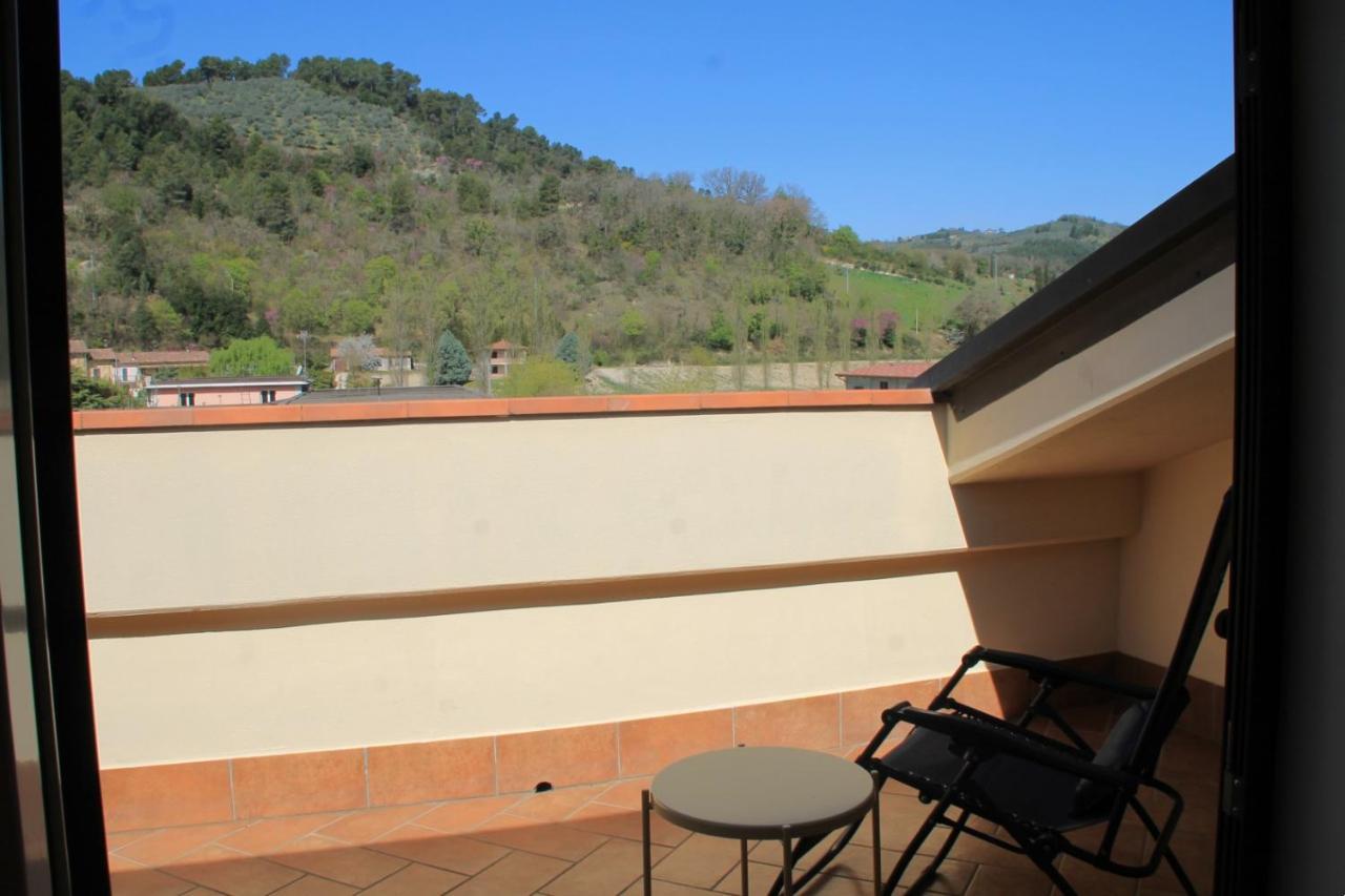 Apartamento Mansarda con camino Montefranco Exterior foto