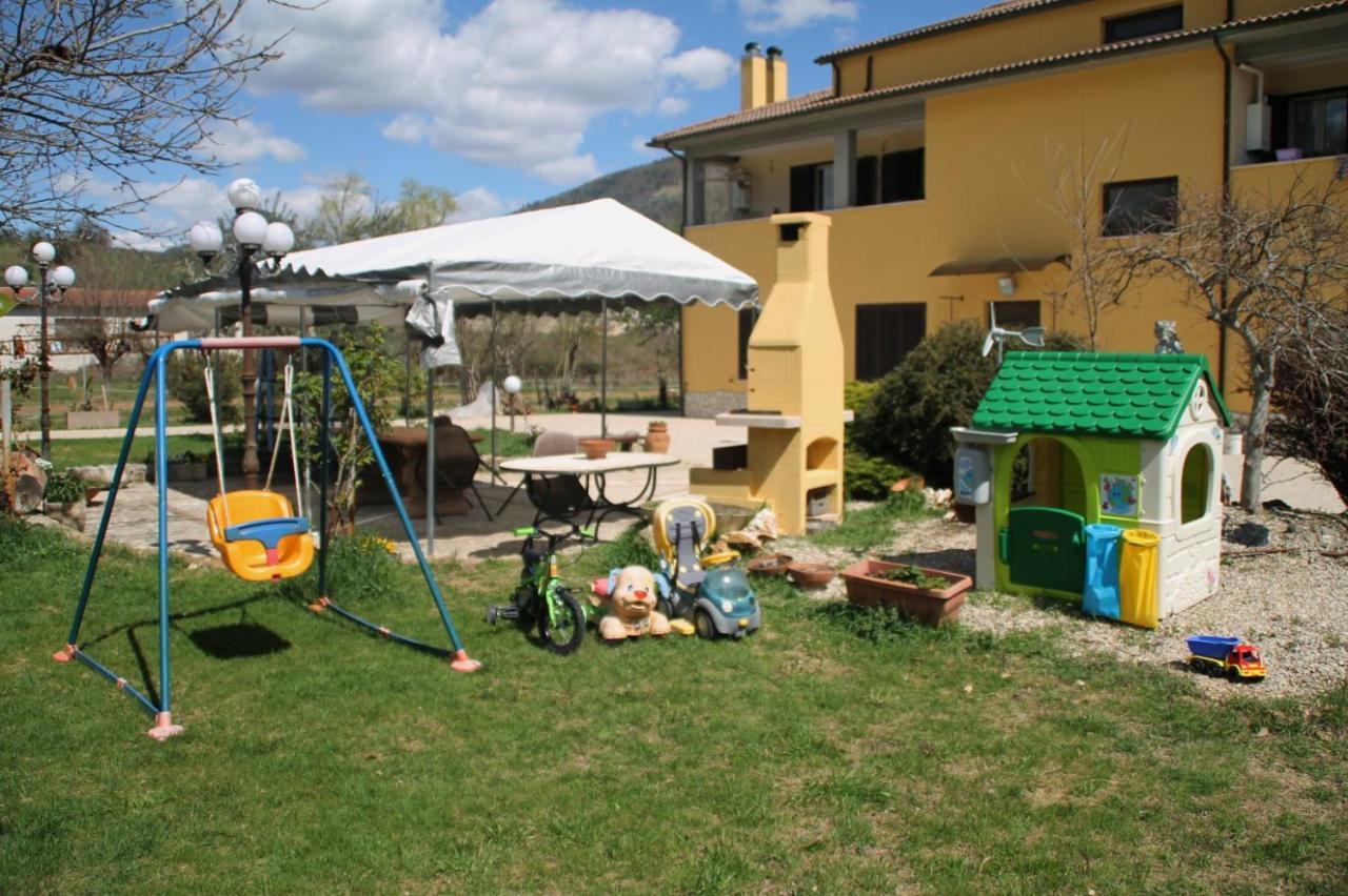 Apartamento Mansarda con camino Montefranco Exterior foto